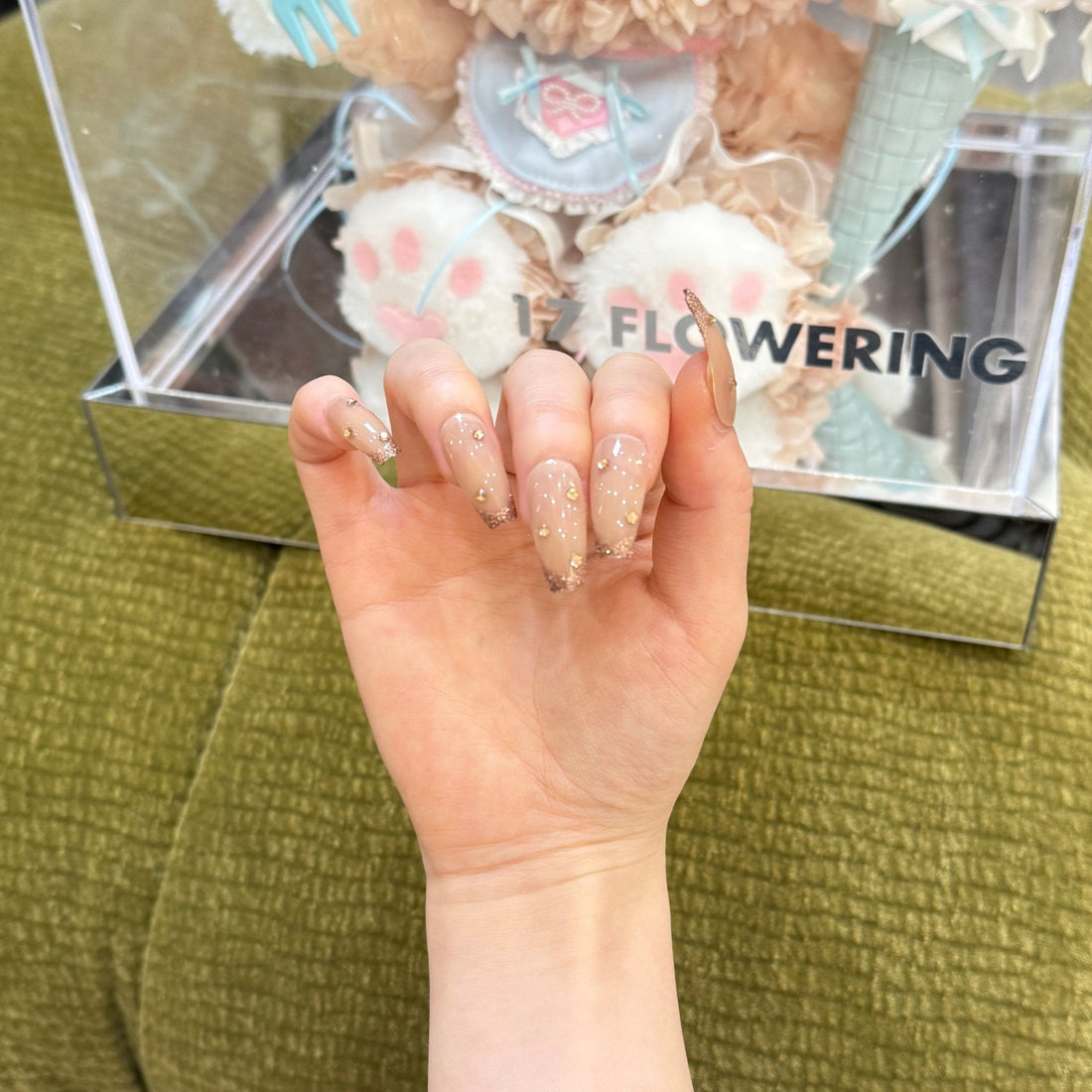 ネイルチップ Luminail プレミアムつけ爪 – シャンパンベージュグラデーションロングネイル 上品な煌めき - ネイルチップ専門店 Luminail ルミネイル