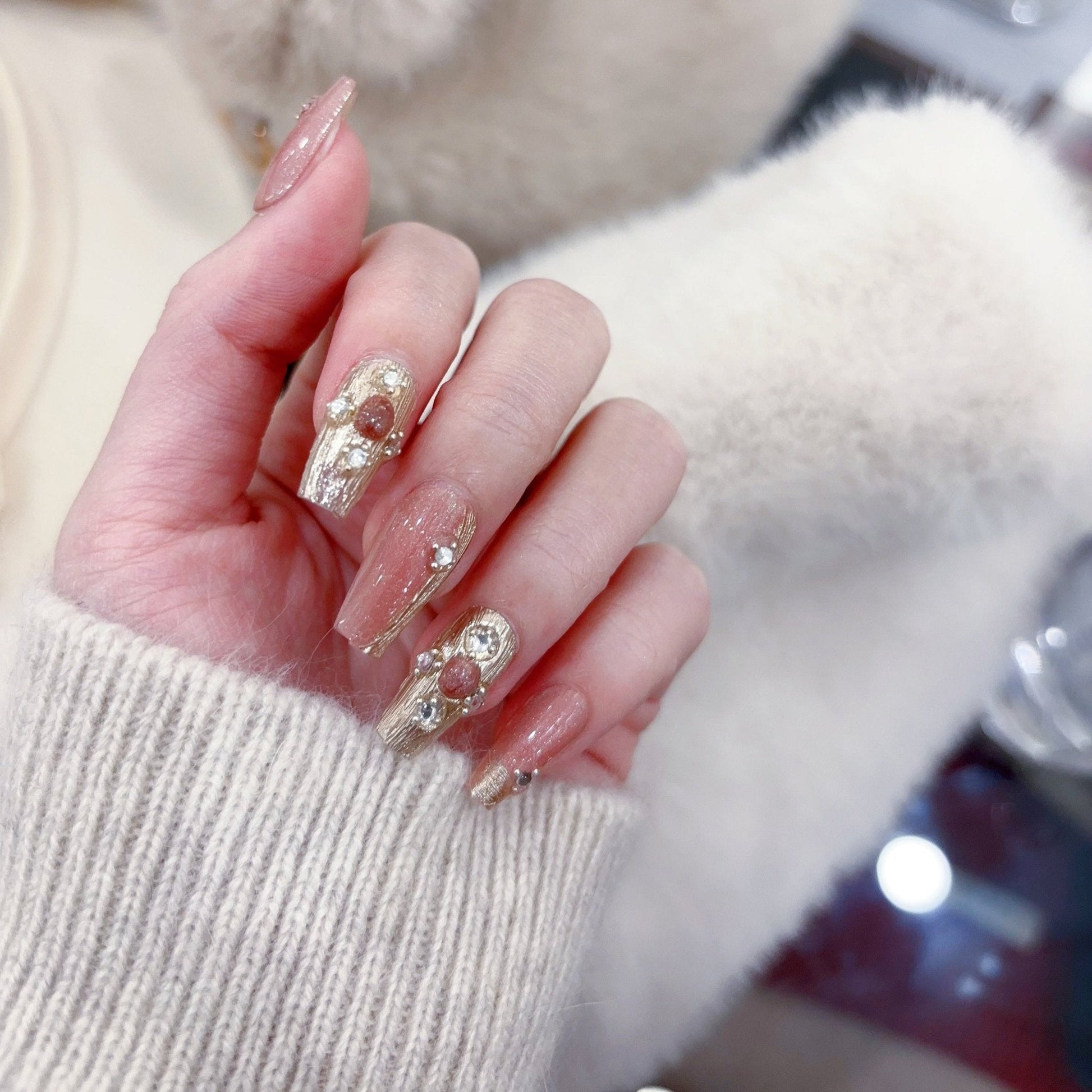 ネイルチップ Luminail プレミアムつけ爪 - 華やかなローズゴールドの輝きロングネイル - ネイルチップ専門店 Luminail ルミネイル