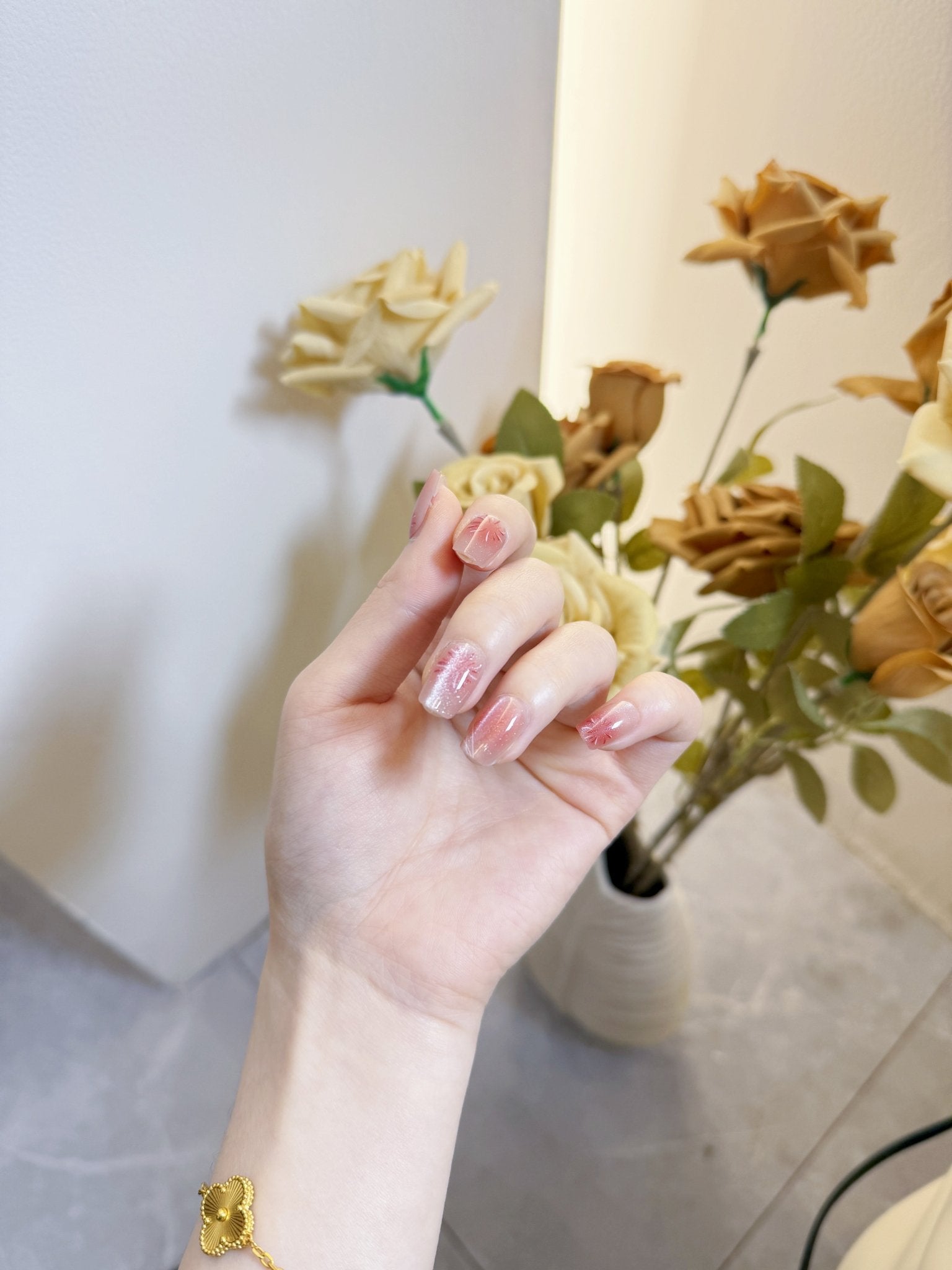 ネイルチップ Luminail プレミアムつけ爪 - ピンクシマーの花火アート ショートネイル - ネイルチップ専門店 Luminail ルミネイル