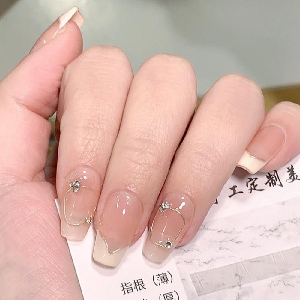 ネイルチップ Luminail プレミアムつけ爪 - ゴールドエレガンスベージュショートネイル爪 - ゴールドエレガンスベージュショートネイル - ネイルチップ専門店 Luminail ルミネイル