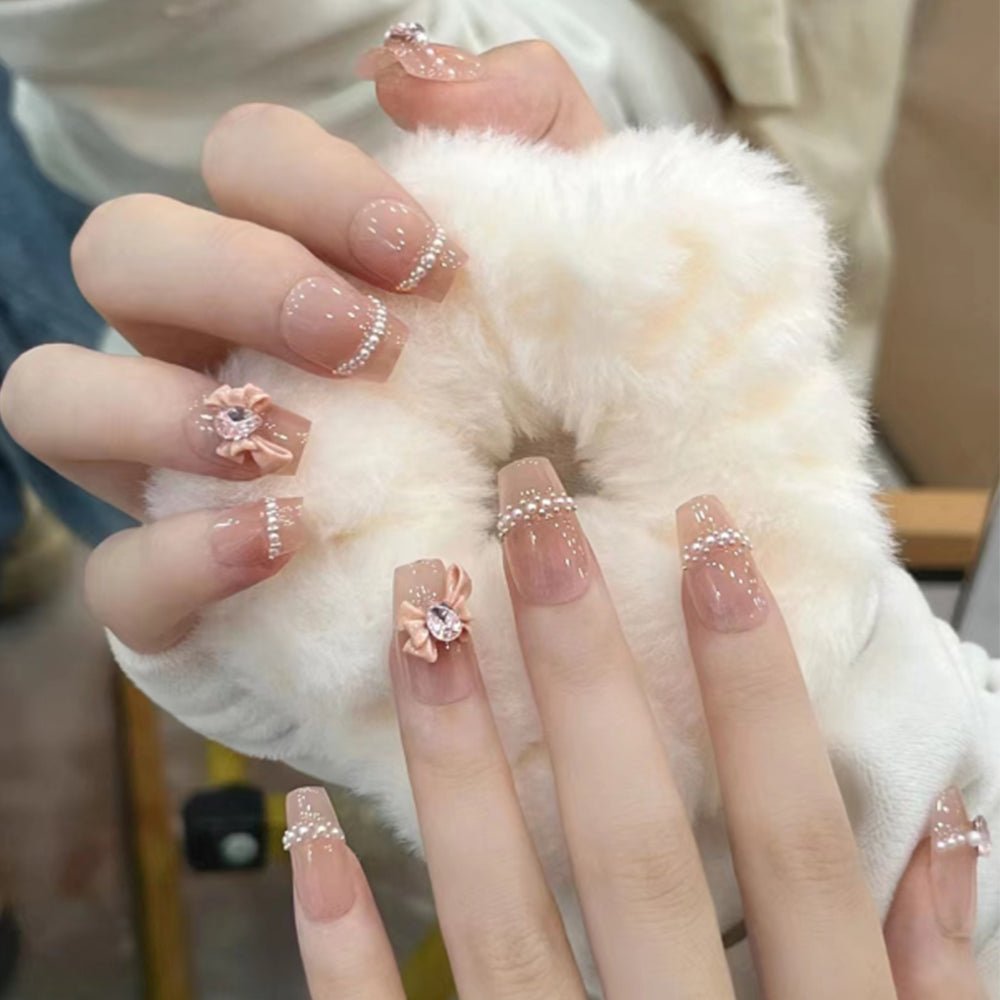 ネイルチップ Luminail プレミアムつけ爪 - パールリボンとキラキラデザインショートネイル - ネイルチップ専門店 Luminail ルミネイル